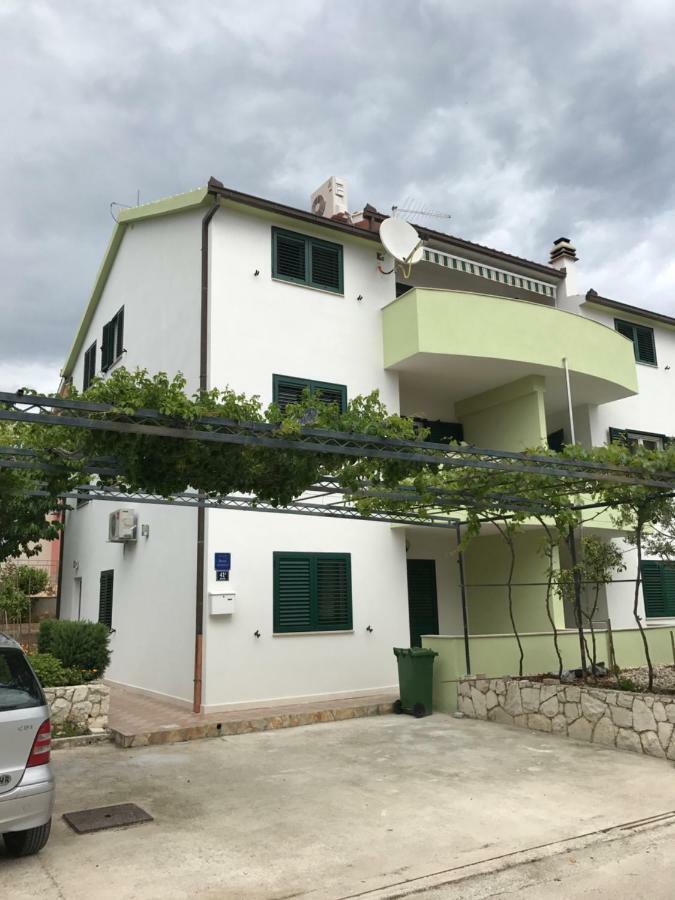Apartments Milka Трогір Екстер'єр фото